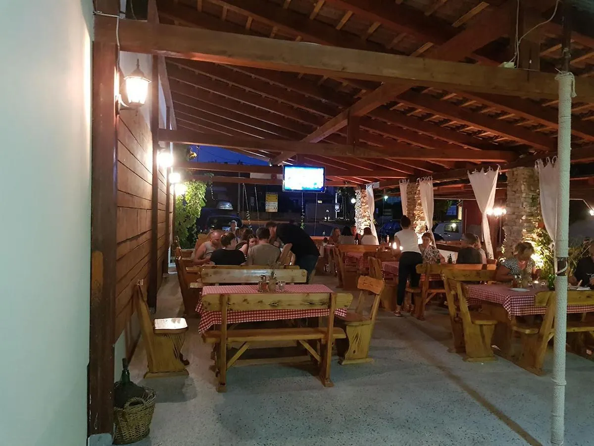 Anna Mobile House Hotel Privlaka  Campsite